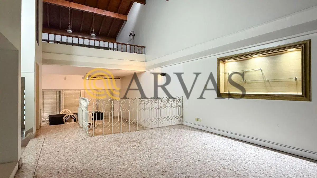 Casa en Punta Chica - 720m2 - 3 dorm - dependencia - playroom - parque - pileta 5