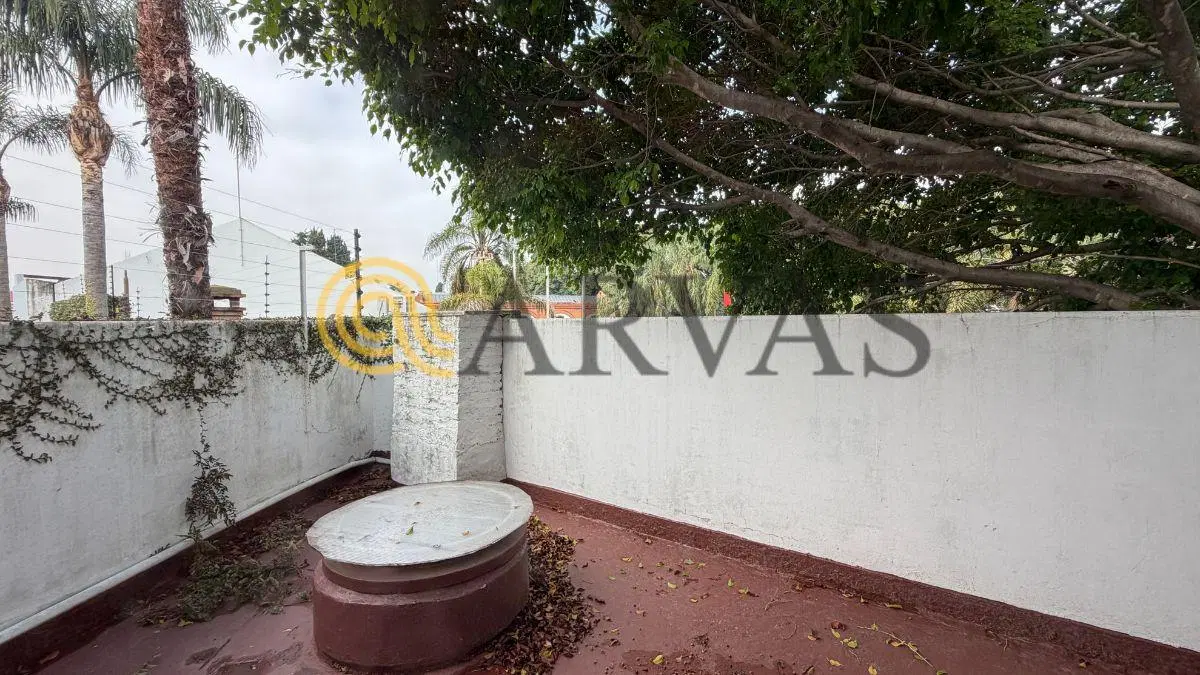 Local y oficinas en Acassuso - Sobre Av Libertador - 113 m² - Particionado 4