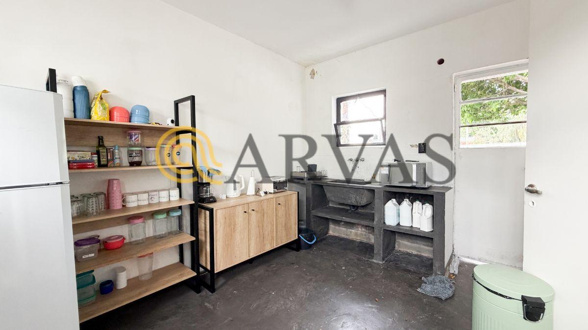 Foto de Local y oficinas en Acassuso - Sobre Av Libertador - 113 m² - Particionado, imagen 1