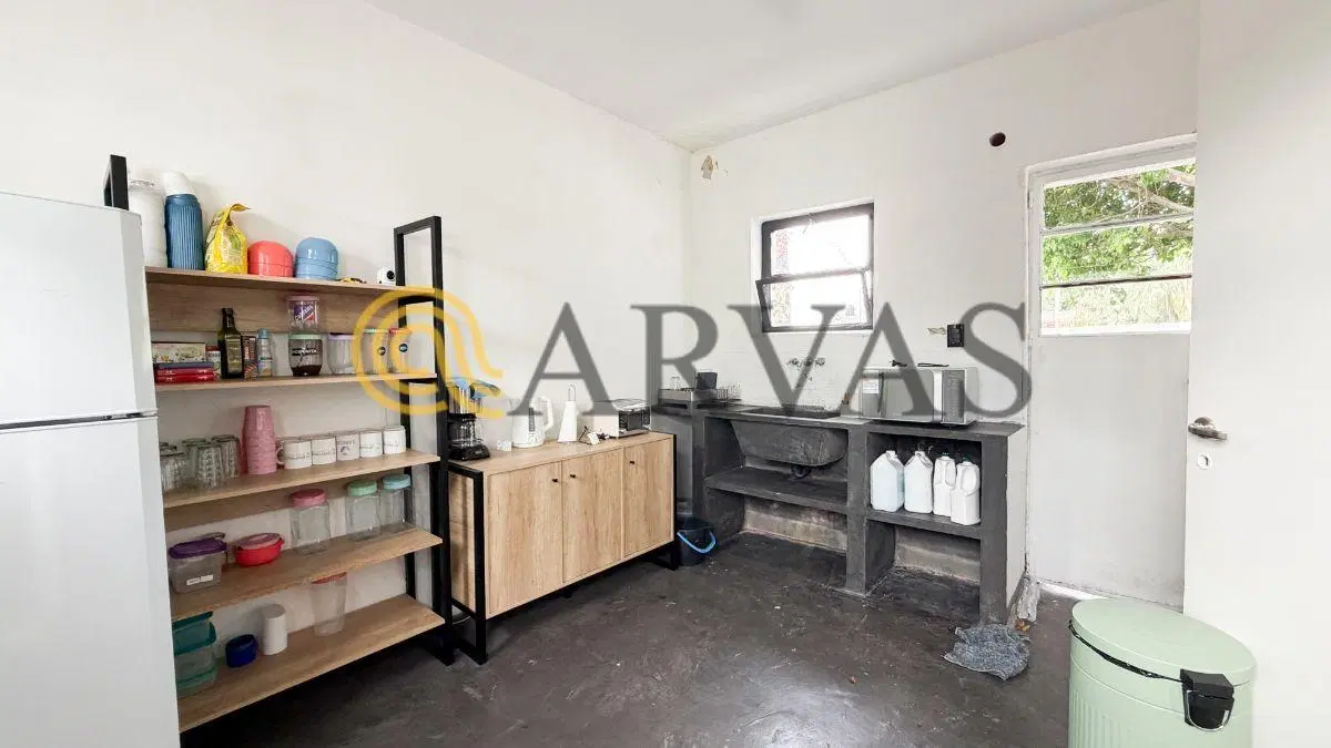 Local y oficinas en Acassuso - Sobre Av Libertador - 113 m² - Particionado 1