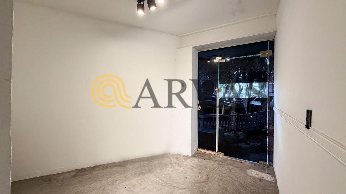 Foto de Local y oficinas en Acassuso - Sobre Av Libertador - 113 m² - Particionado, imagen 2
