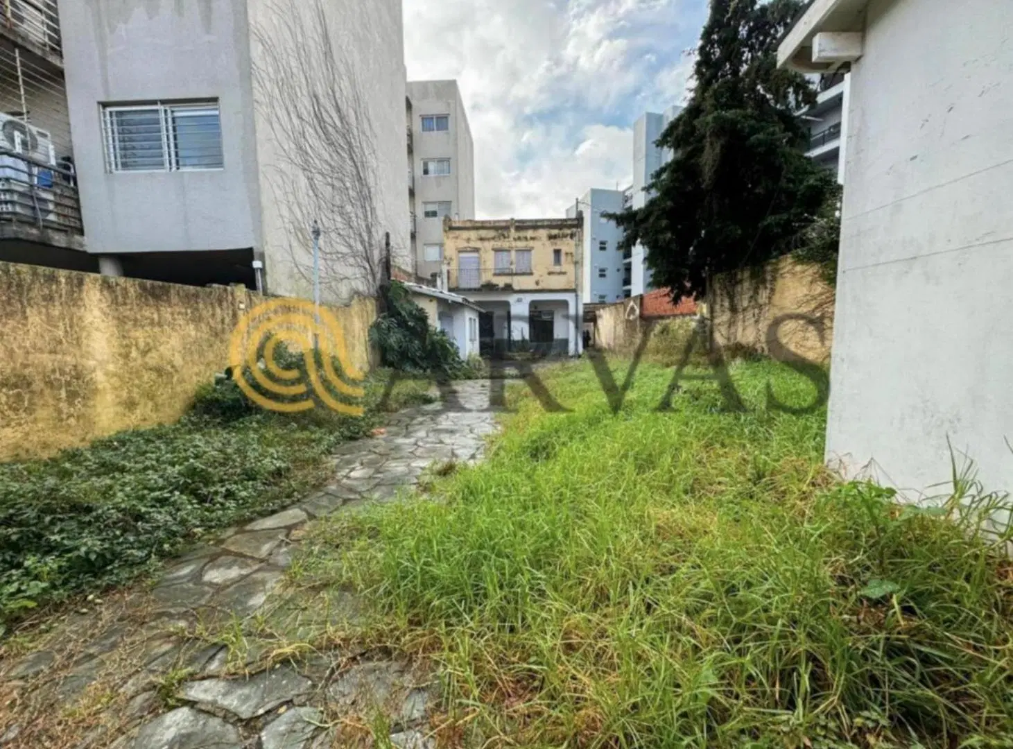 Victoria - terreno - ideal inversores - 584m2 - sobre avenida - todos los servicios 4