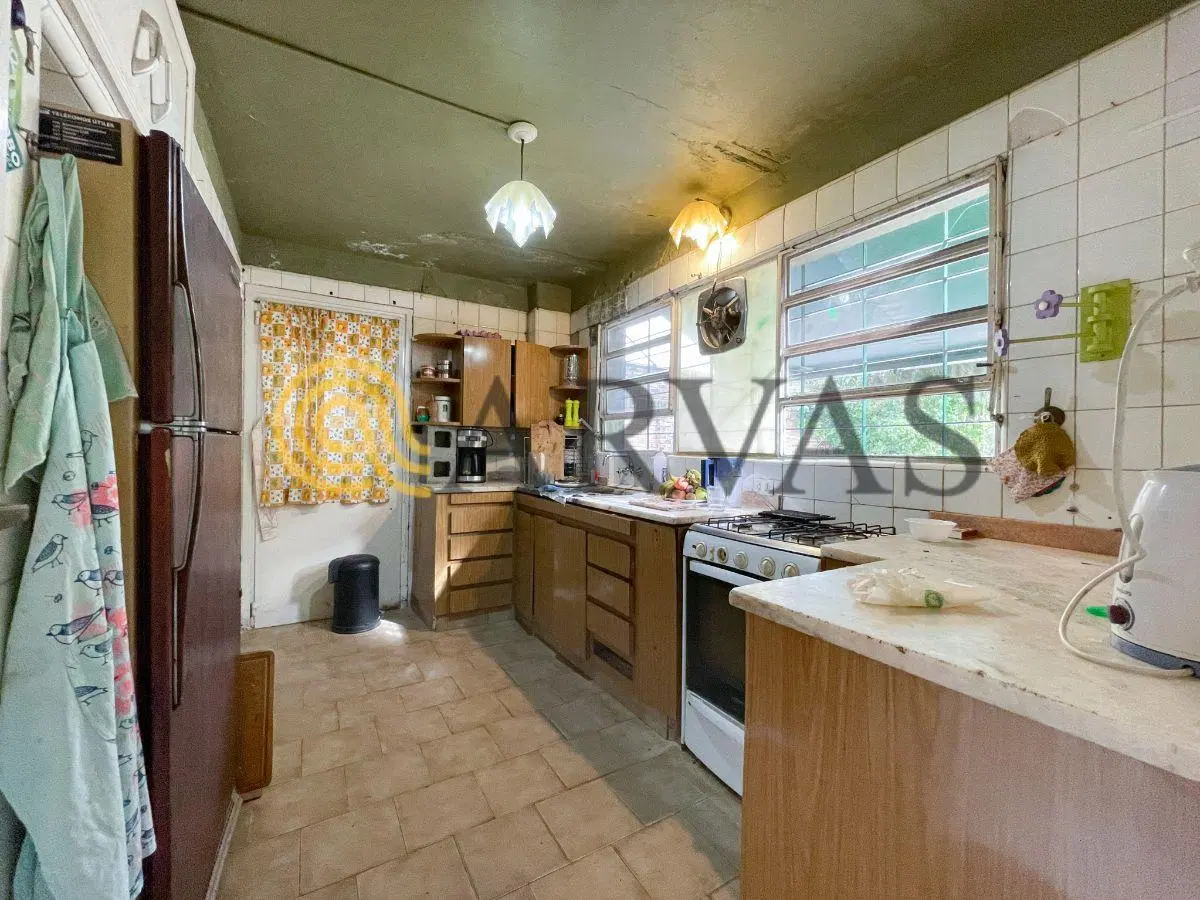 Casa en Punta Chica - 360m2 - 3 dorm - jardín - cochera 8