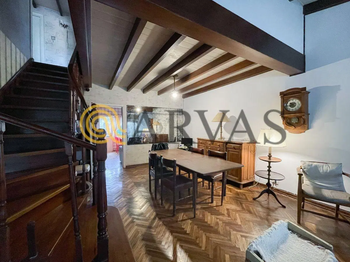 Casa en Punta Chica - 360m2 - 3 dorm - jardín - cochera 4