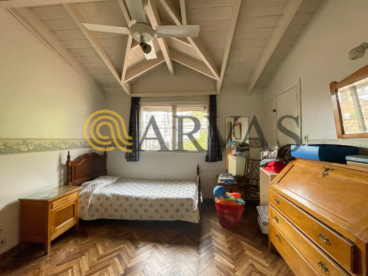 Casa en Punta Chica - 360m2 - 3 dorm - jardín - cochera 5