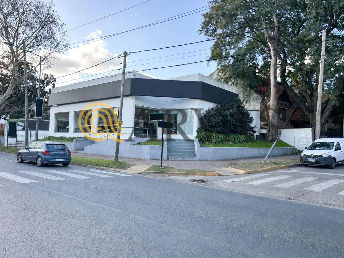 Local en Alquiler Sobre Av del Libertador - Beccar - 160 m² - office - parking 3