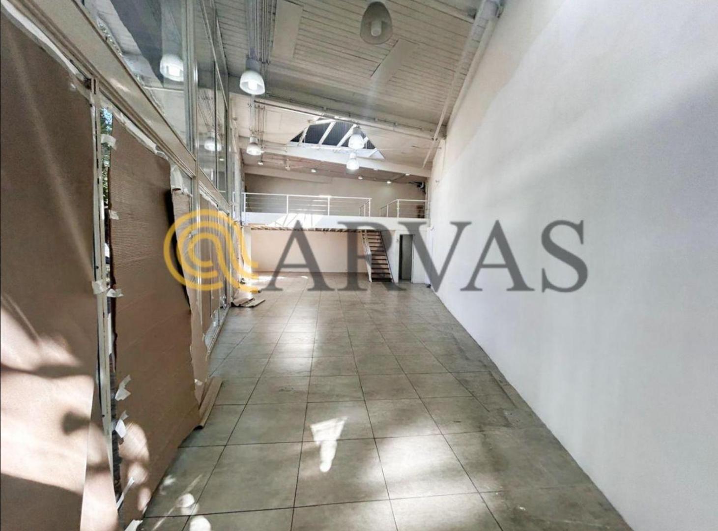 Foto de Local comercial de 200m2 en Acassuso, apto varios destinos., imagen 2