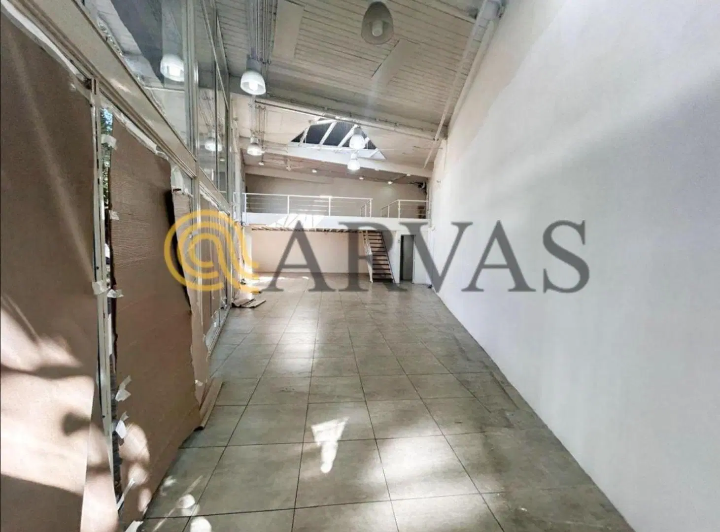 Local comercial de 200m2 en Acassuso, apto varios destinos. 2