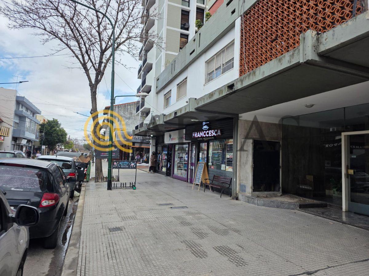 Foto de Local comercial en Martínez - 64m2 - Apto varios destinos - con depósito, imagen 5