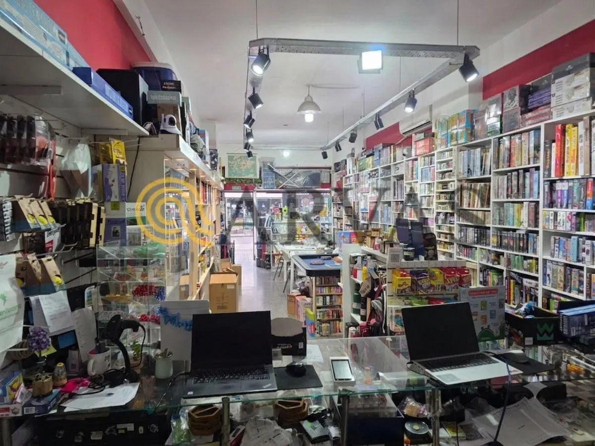 Local comercial en Martínez - 64m2 - Apto varios destinos - con depósito 8