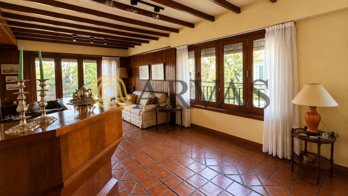 Foto de Casa en venta en Punta chica - 6 ambientes - 4 dormitorios - doble, imagen 5