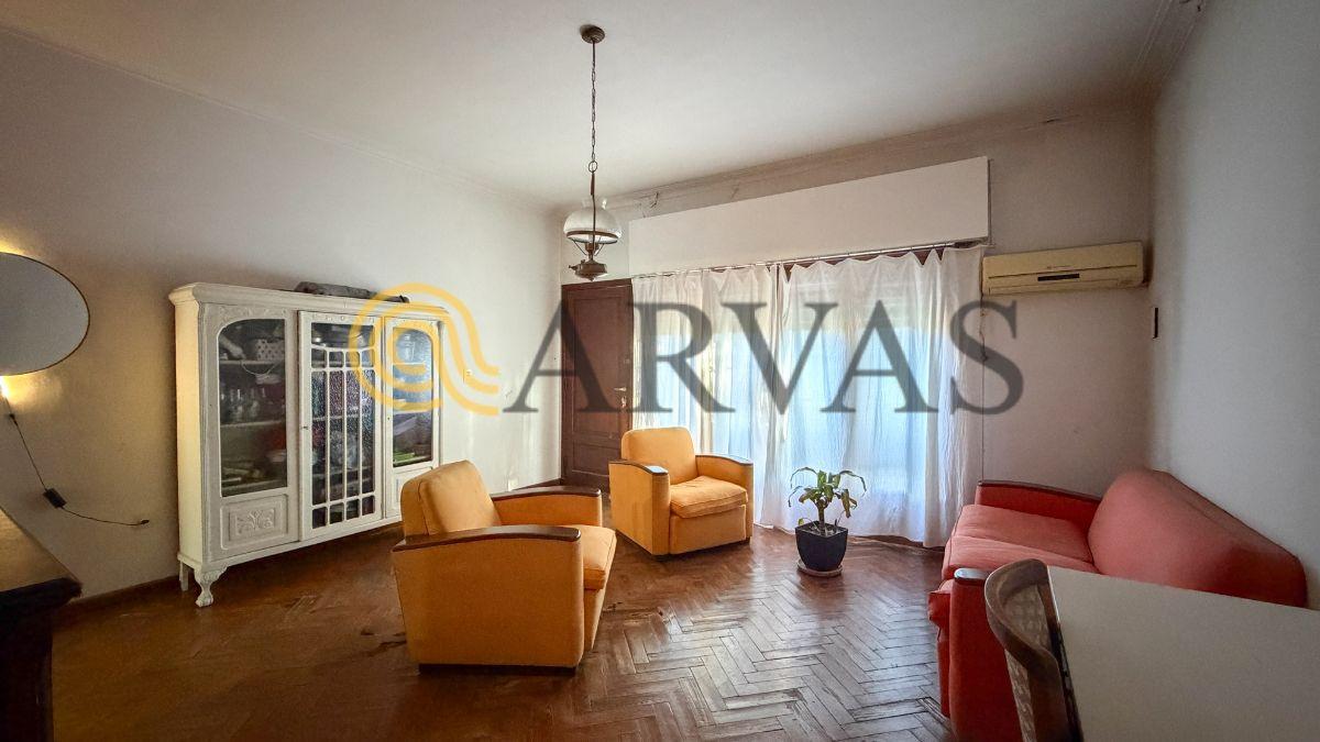 Foto de Casa en Beccar - 450m2 totales - 1 planta - 3 dorm - jardín y pileta, imagen 4