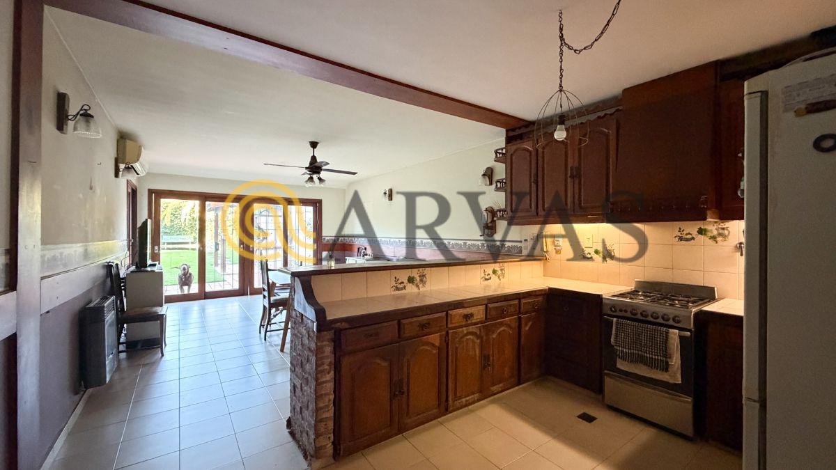 Foto de Casa en Beccar - 450m2 totales - 1 planta - 3 dorm - jardín y pileta, imagen 5