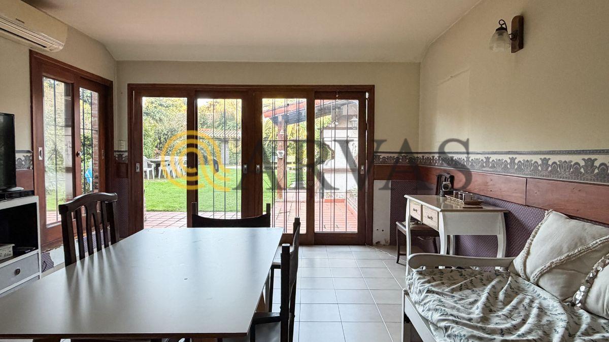 Foto de Casa en Beccar - 450m2 totales - 1 planta - 3 dorm - jardín y pileta, imagen 3