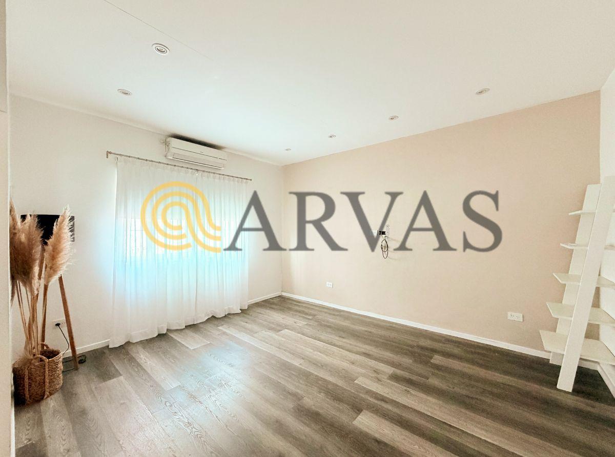 Foto de Casa en una planta - San Fernando - 162m2 - 2 dorm - jardín - cochera, imagen 3