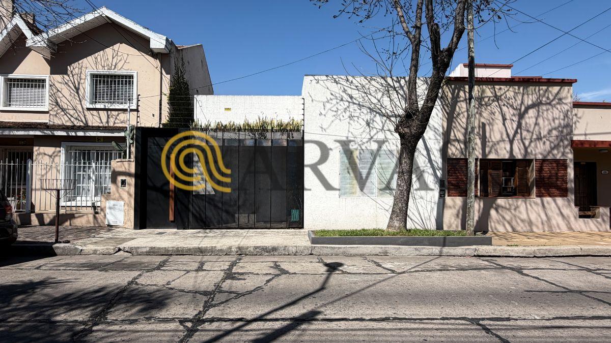 Casa en Victoria - 3 amb - 2 dorm - con jardín - 150m2 - Actualizada