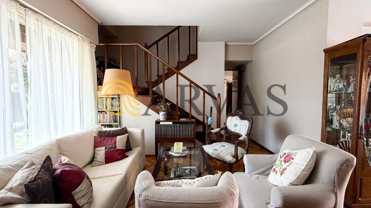 Foto de Casa en Punta Chica. 5 amb - con patio y pileta - 220m2, imagen 4