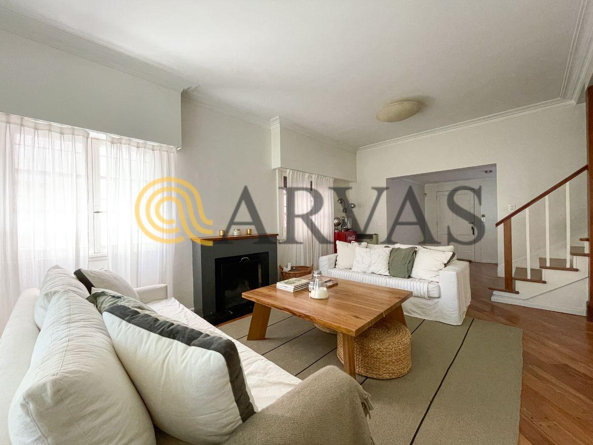 Foto de Casa en Punta Chica - 3 dorm - 5 amb - jardín y pileta - 290m2, imagen 5