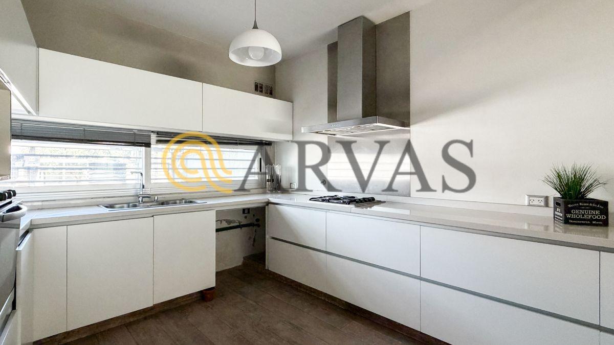 Foto de Casa - triplex - San Fernando - 4 dorm - pileta - jardín, imagen 4