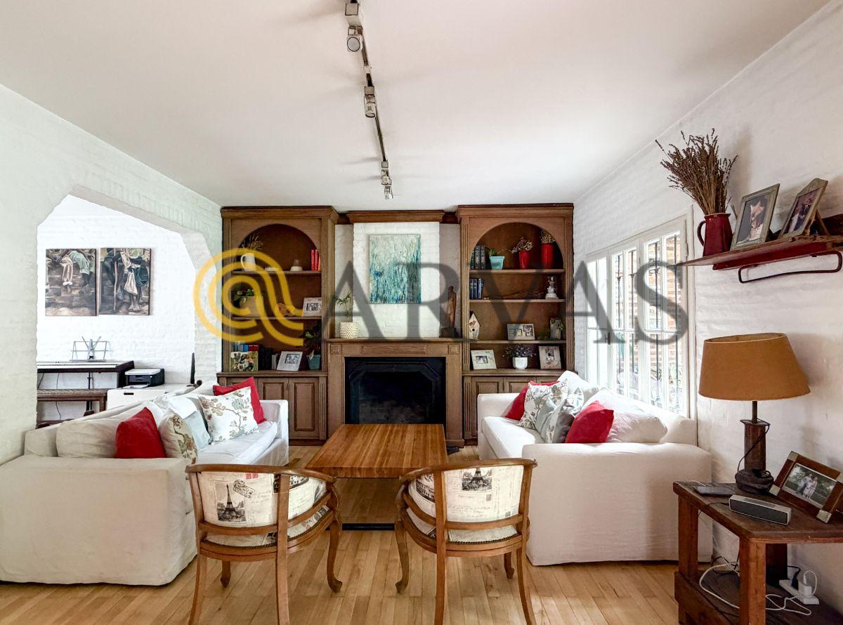 Foto de Casa en Beccar - 3 dorm - escritorio - jardín - pileta - galería - 300m2, imagen 4