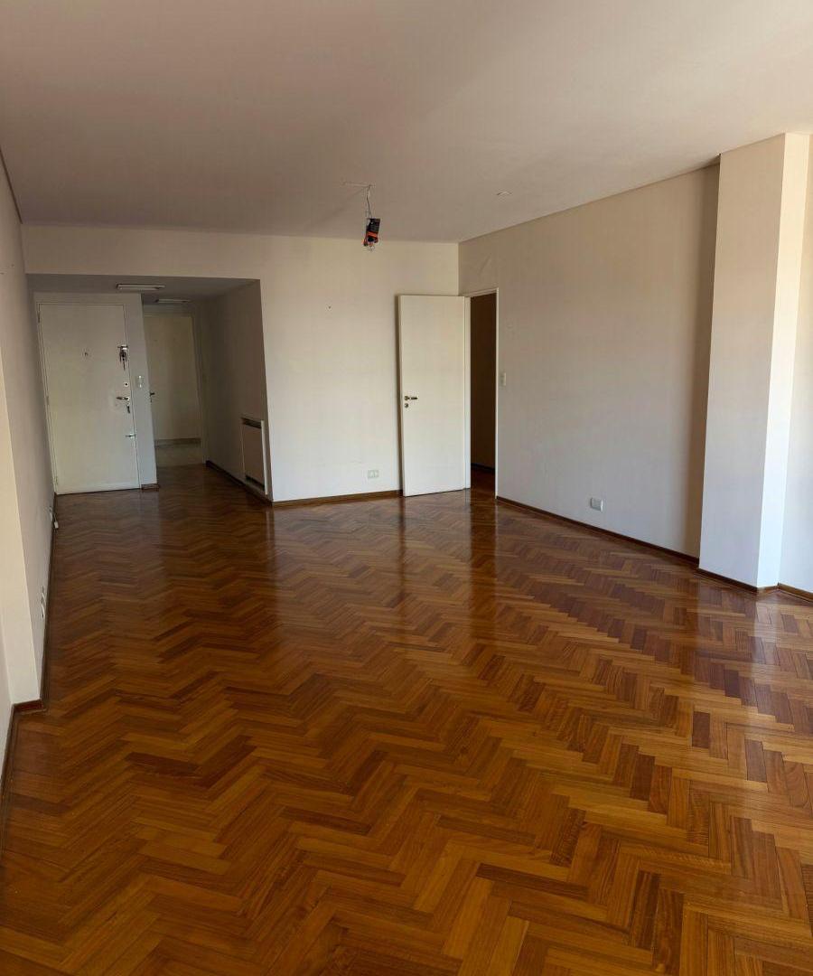 Foto de Departamento 4 ambientes con dependencia, balcón corrido y baulera, imagen 3