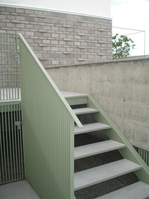 Amplio Monoambiente en "L" con Balcon 6° Piso Cfte. 4