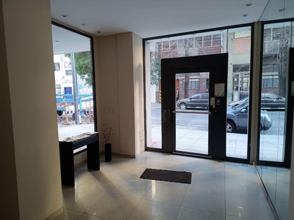 Foto de Dos ambientes exclusivo Piso Alto (no ultimo) con balcon y cochera, imagen 2