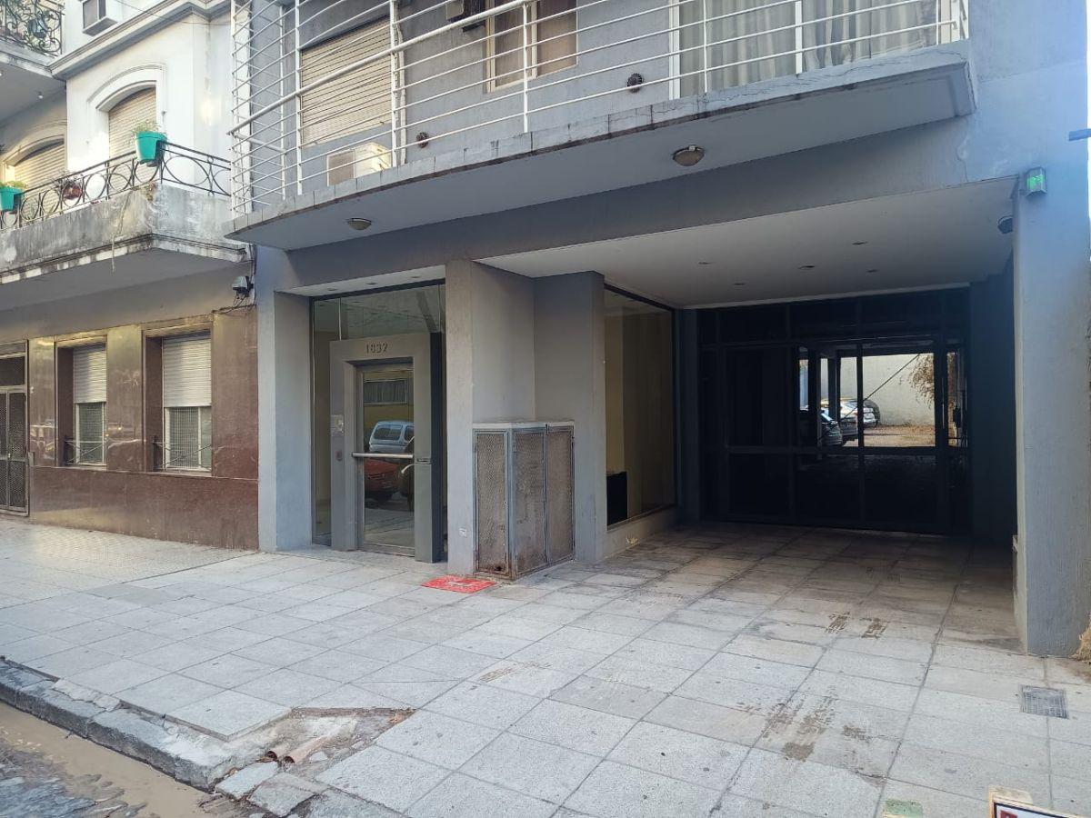 Foto de Dos ambientes exclusivo Piso Alto (no ultimo) con balcon y cochera, imagen 3