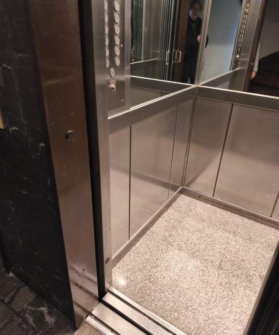 Foto de 3 amb. Impecable luminoso con balcon Exc Ubicacion Juncal y Aguero prox, imagen 5