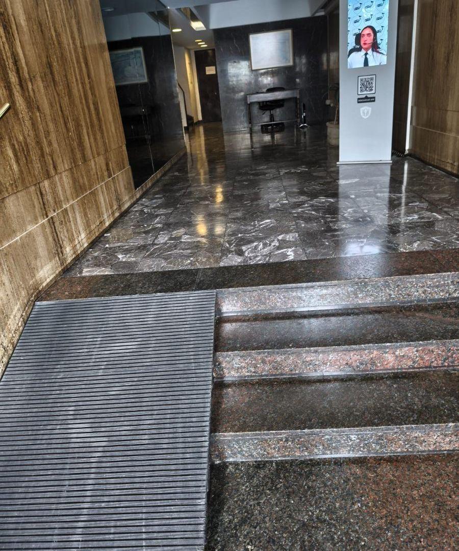 Foto de 3 amb. Impecable luminoso con balcon Exc Ubicacion Juncal y Aguero prox, imagen 1