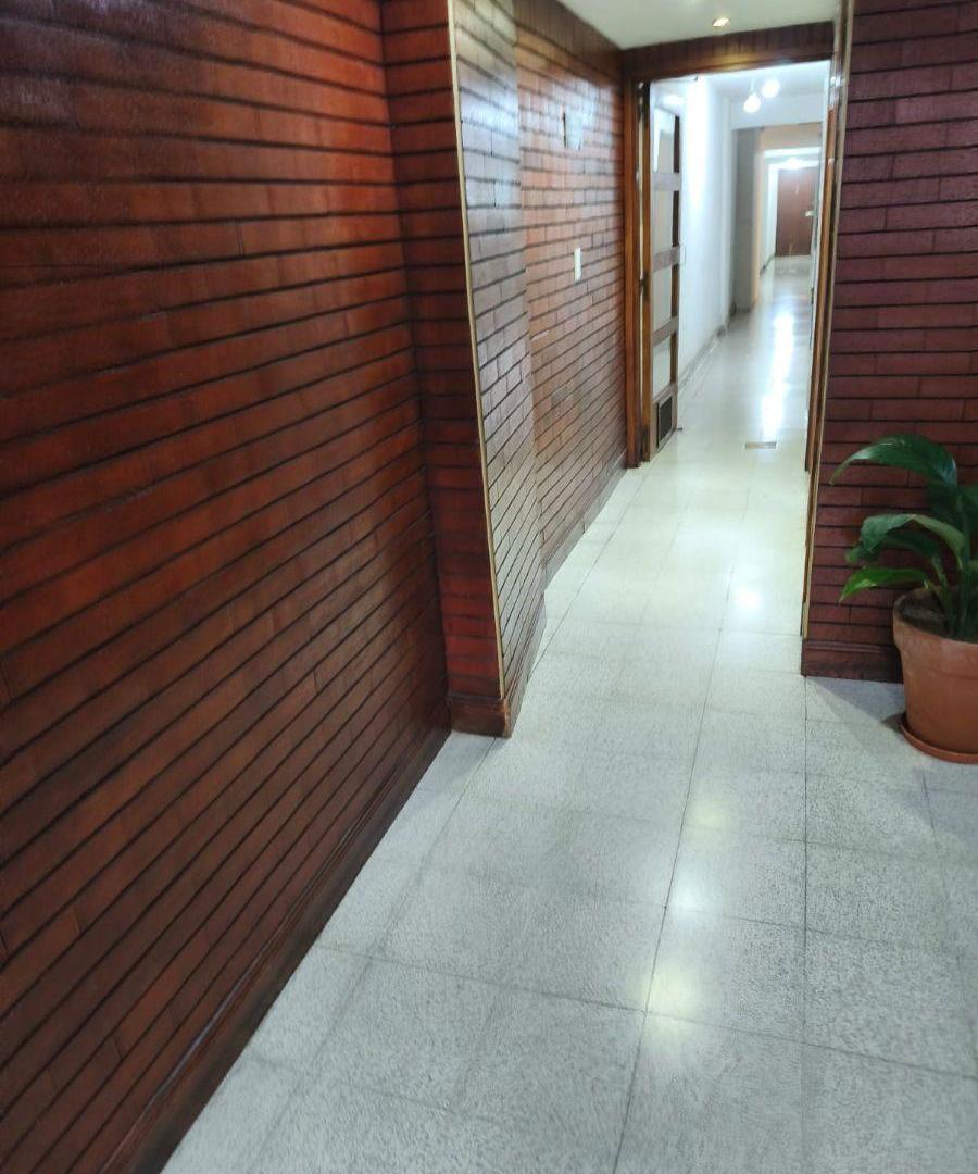 Foto de MONOAMBIENTE con cocina independiente a una cuadra plaza Guemes, imagen 3