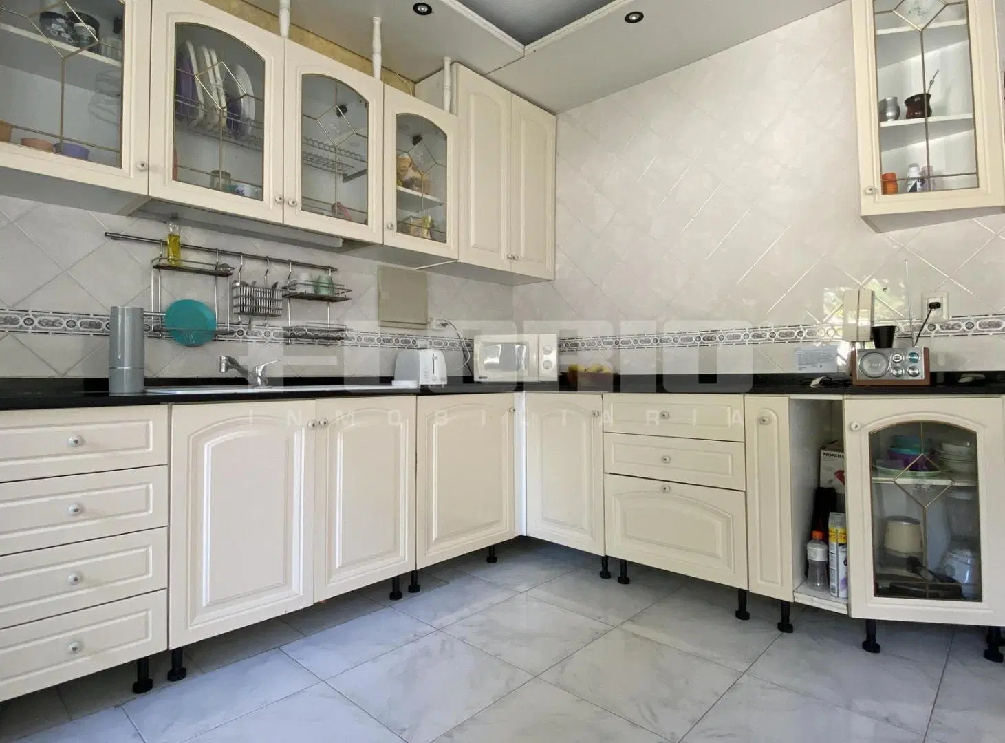 Dúplex 6 ambientes con jardín a 100 metros de Av. Maipú en Olivos 8