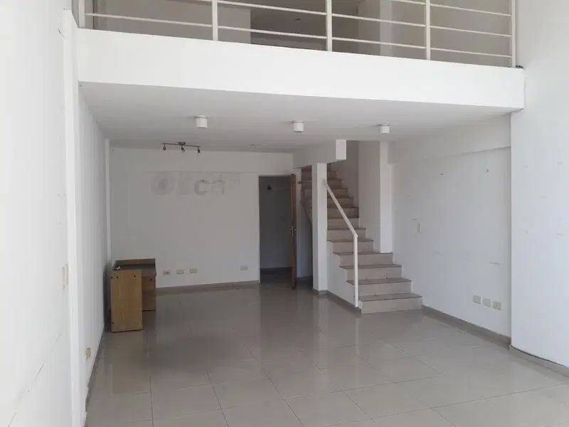 Local comercial en Alquiler OLIVOS ( con cochera ) 4
