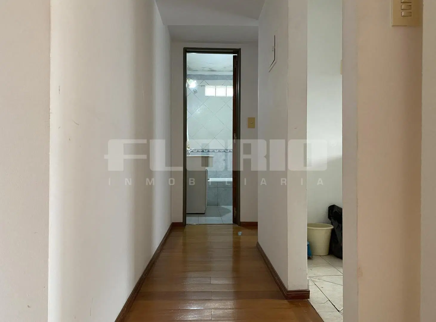 Departamento 2 ambientes con balcón en alquiler en Olivos 8