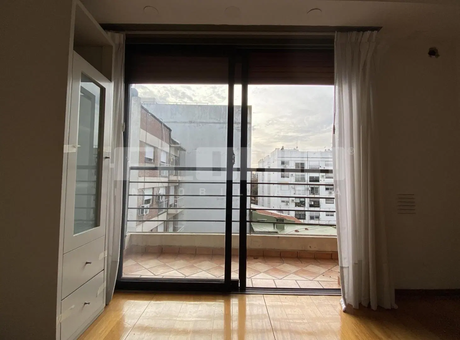 Departamento 2 ambientes con balcón en alquiler en Olivos 1