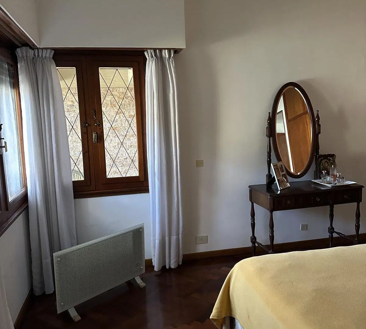 Casa en Venta de 6 Ambientes en Olivos con Jardín y Pileta 8