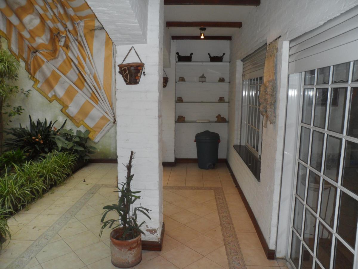 LUGANO Cafayate 4800 Excelente y lujoso chalet detalles de categoria 350 m2. cub