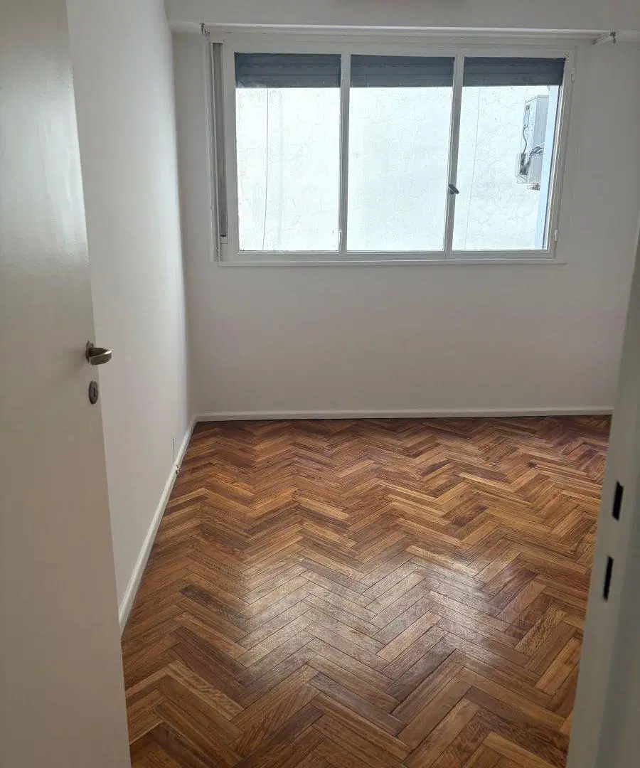 JUNCAL ESQ AV PUEYRREDON 1
