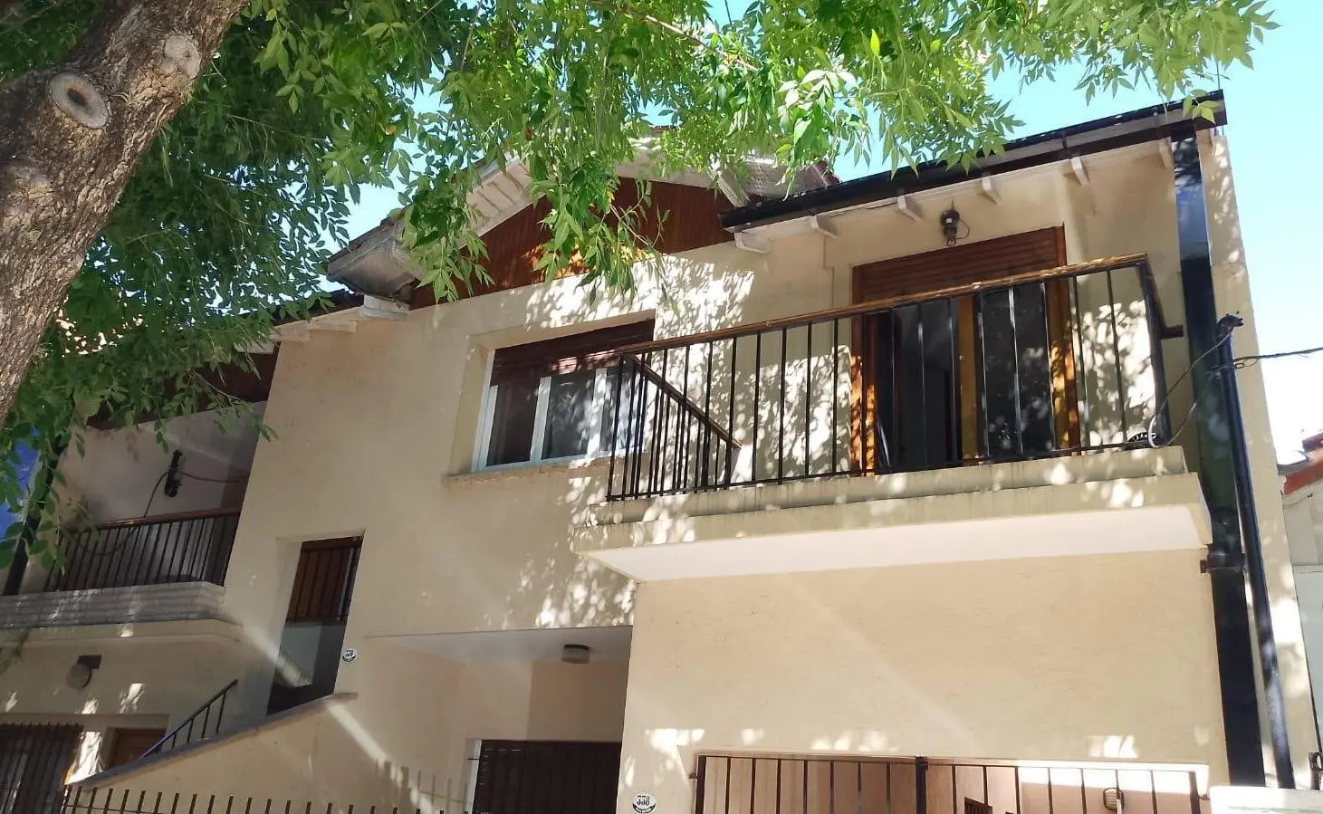 Amplia oficina apto profesional en S.Isi.-Barrio Carreras 1