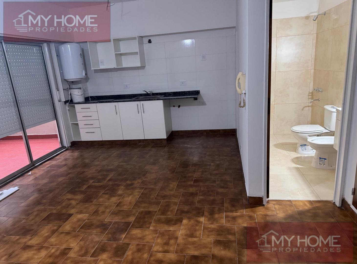 Foto de Amplio monoambiente con patio propio, imagen 4