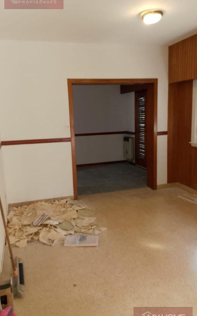 Foto de Amplia oficina apto profesional en S.Isi.-Barrio Carreras, imagen 2