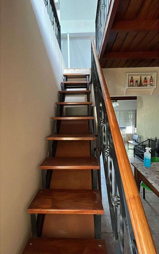 Inmueble con Local, galpon y Vivienda.-