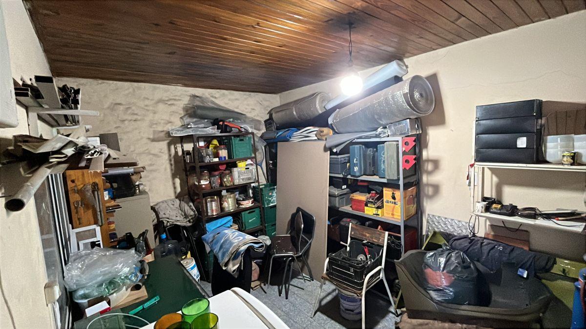 Inmueble con Local, galpon y Vivienda.-