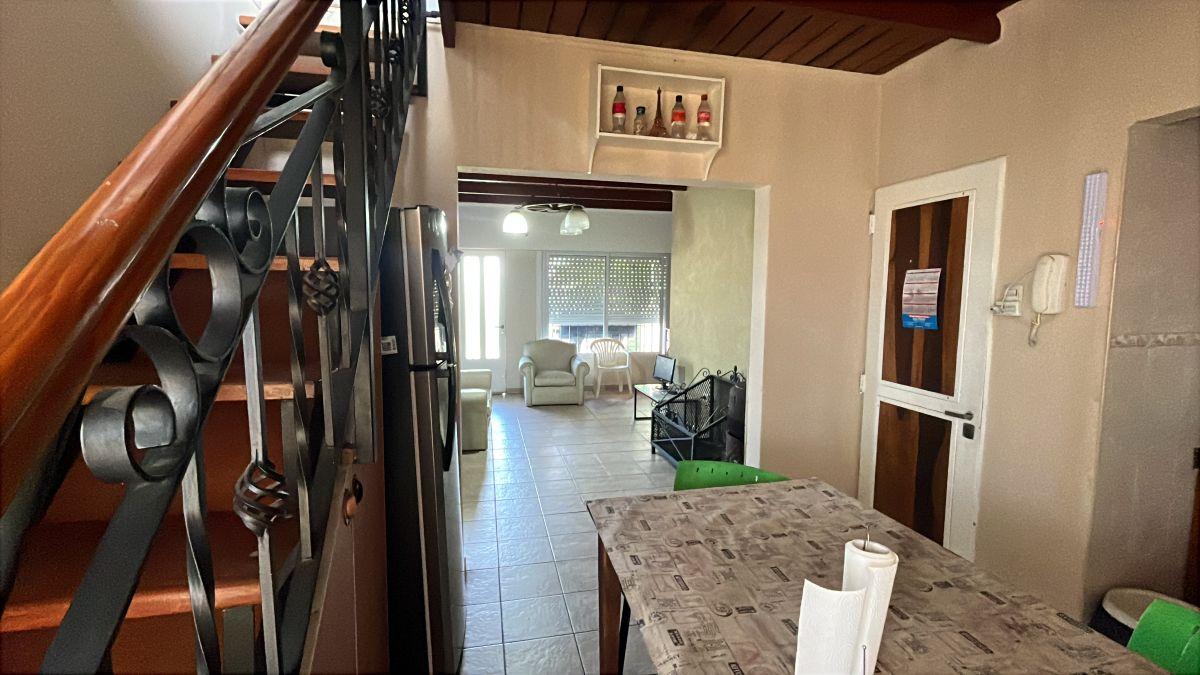 Inmueble con Local, galpon y Vivienda.-