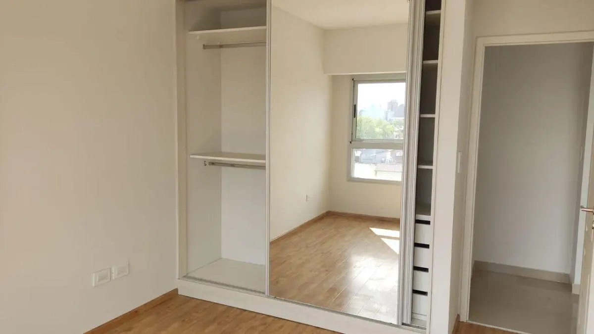 Hermoso Departamento de 2 amb con cochera cub. 2