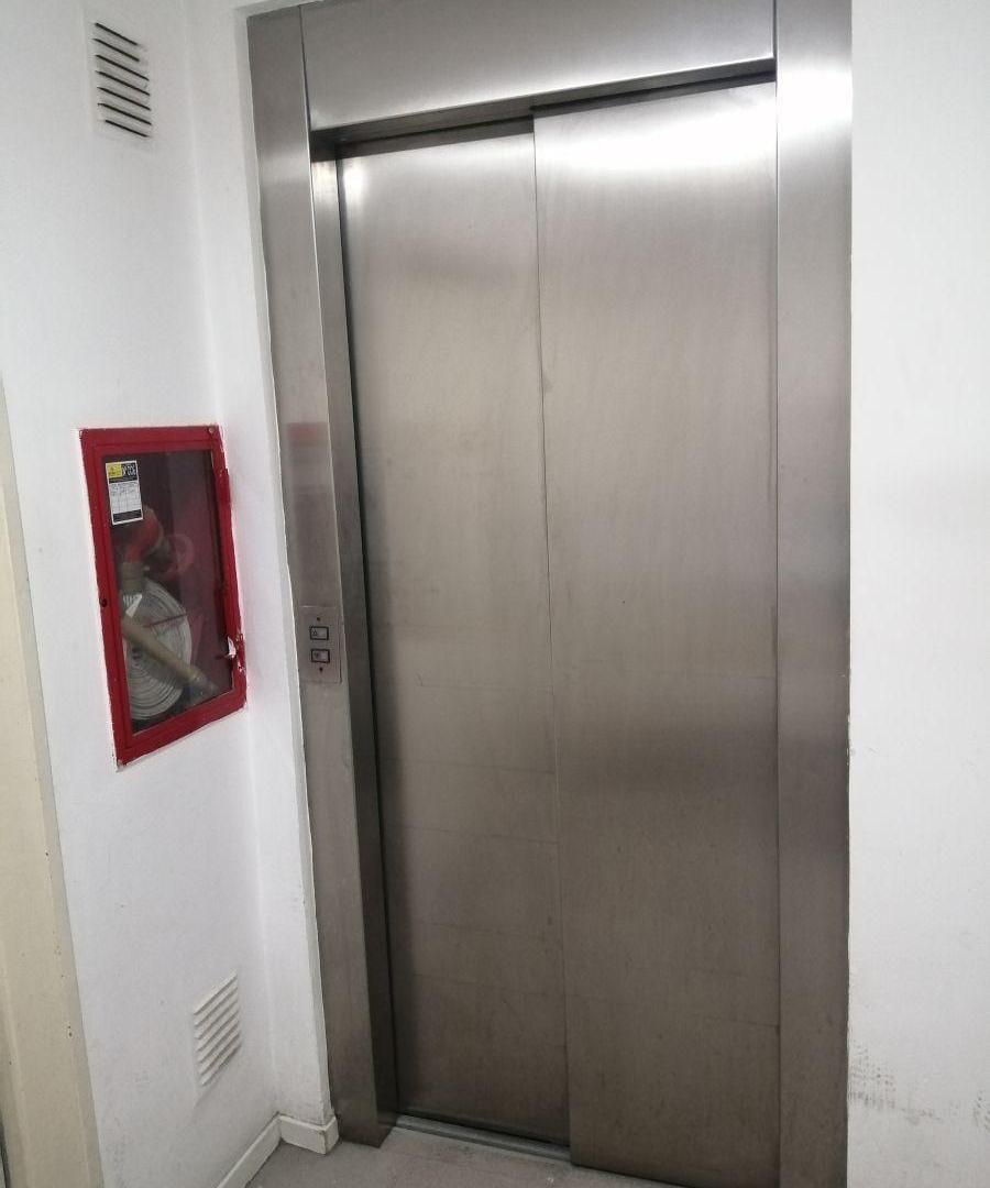 Foto de AAA EXCELENTE SEMIPISO AL FRENTE CON BALCÓN, IMPECABLE OPORTUNIDAD, imagen 5