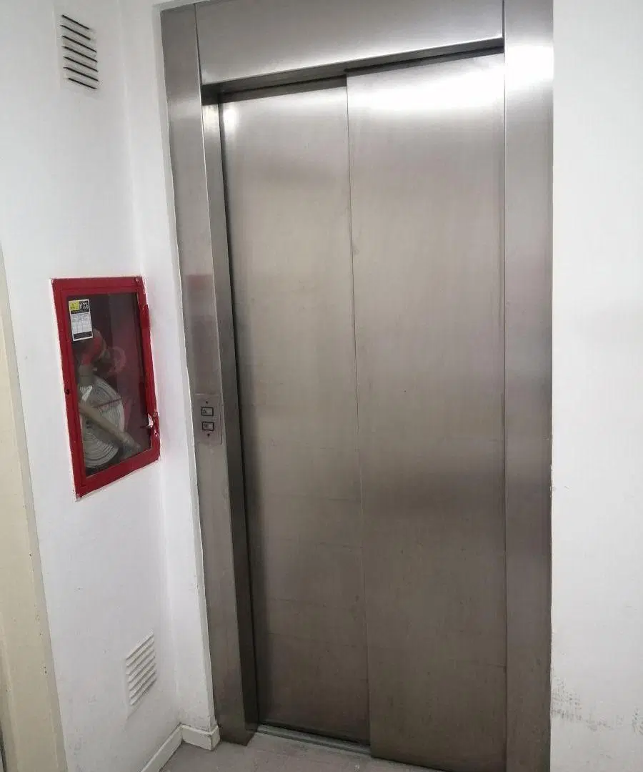 AAA EXCELENTE SEMIPISO AL FRENTE CON BALCÓN, IMPECABLE OPORTUNIDAD 5