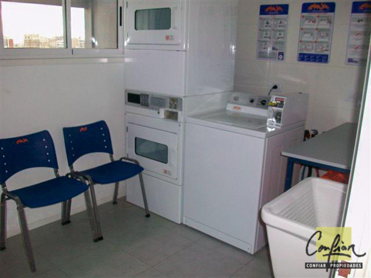 Foto de Excelente Monoambiente divisible con Balcón apto Prof o Vivienda, imagen 2
