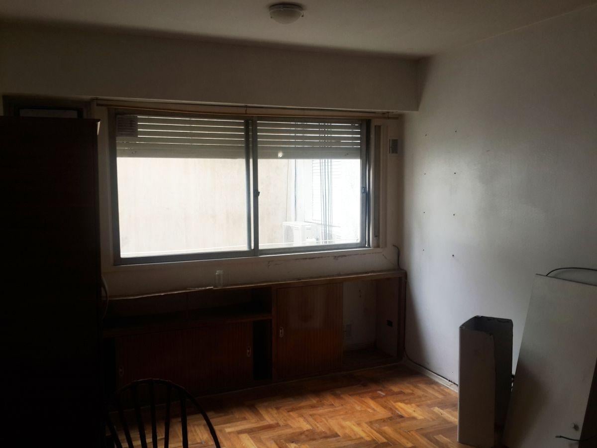 Foto de Monoambiente con baño completo, placard y kitchenete, imagen 1
