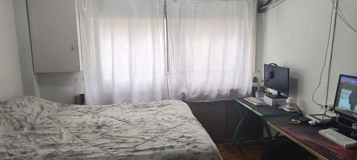Monoambiente con baño completo, placard y kitchenete 2
